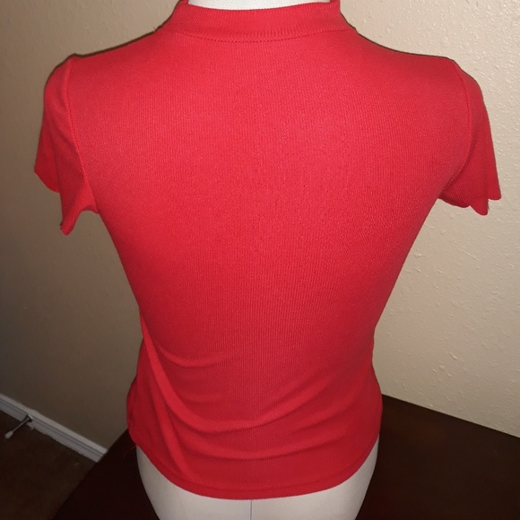 THE MOST ADORABLE TOP EVER! 😍 - Picture 2 of 2